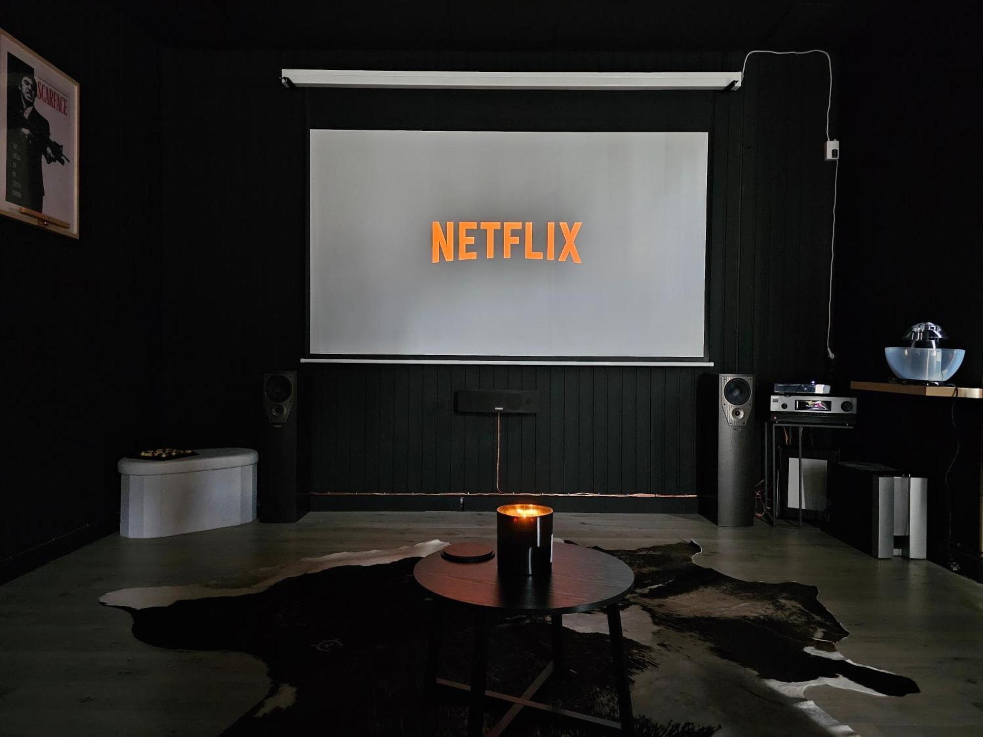 Black Box Cinema Appartement Avec Balneo エピナル エクステリア 写真